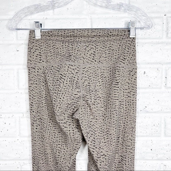 VARLEY Patterned Leggings 27” ankle Women’s Small - Picture 3 of 7